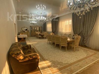 Отдельный дом · 6 комнат · 400 м² · 6 сот., 30мкр АКТАУ Коттедж за 185 млн ₸ в Батыре