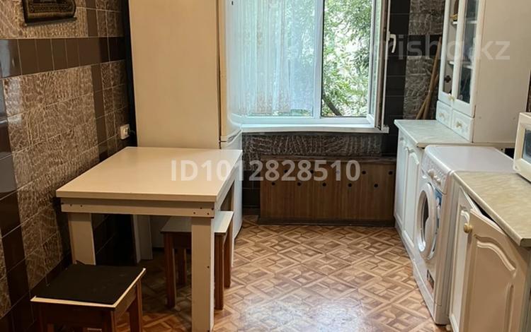 3 бөлме · 70 м² · 4/5 қабат, мкр Тастак-2 95 — Дуйсенова и Брусиловского, бағасы: 50 000 ₸ в Алматы, Алмалинский р-н — фото 2
