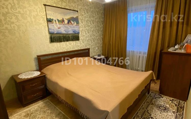3-комнатная квартира · 64 м² · 4/5 этаж, 15 микрорайон 27"Б" за 29 млн ₸ в Семее — фото 2