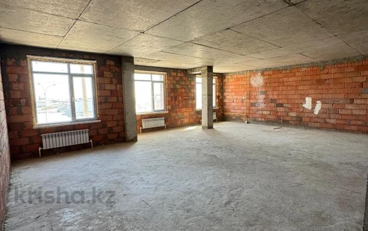 2-комнатная квартира · 85 м² · 3/9 этаж, мкр Нурсая, Абая 26 за 28 млн ₸ в Атырау — фото 2