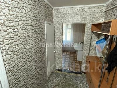 1-комнатная квартира, 36 м², 1/5 этаж посуточно, 4 мкр за 5 500 〒 в Талдыкоргане, мкр Жастар