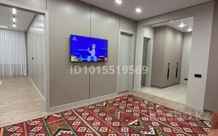 2-бөлмелі пәтер · 92 м² · 4/4 қабат, 7 микрорайон 12А, бағасы: 50 млн ₸ в Аксае — фото 2