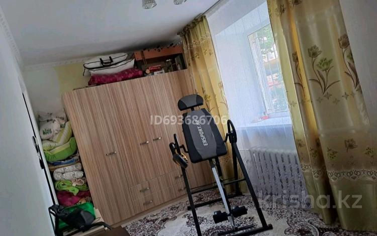 3-комнатная квартира · 51 м² · 1/5 этаж, Неусыпова 22 — Парк Кирова за 15.5 млн ₸ в Уральске, мкр Школьник — фото 2