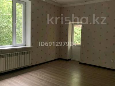 3-комнатная квартира, 70 м², 2/2 этаж, Акын Сара 16а — Чкалова за 14.5 млн 〒 в Талдыкоргане