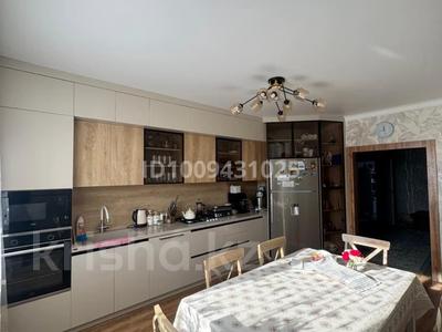 Отдельный дом · 6 комнат · 240 м² · 10 сот., Макатаева за 95 млн 〒 в Шубар