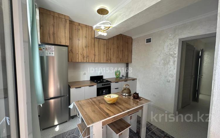 2-бөлмелі пәтер · 55 м² · 8/9 қабат, 10 лет Независимости 36/2, бағасы: 220 000 ₸ в  — фото 2