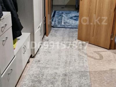 Продажа квартир в Абай обл.: 2-комнатная квартира · 61 м² · 1/9 этаж, Карагайлы 48 за 26 млн 〒 2-комнатная квартира · 61 м² · 1/9 этаж, Карагайлы 48 за 26 млн 〒 в Семее, мкр Красный Кордон