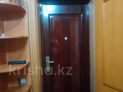 3-комнатная квартира · 60 м² · 3/5 этаж, мкр Михайловка , Ул Аманжолова за 28 млн ₸ в Караганде, Казыбек би р-н