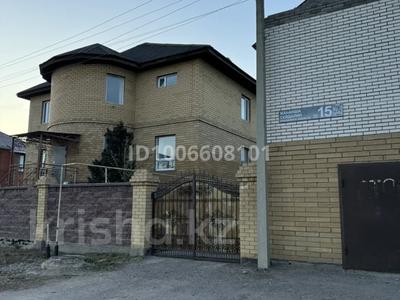 Отдельный дом · 6 комнат · 500 м², Жаханша Сейдалина 15 — Т.ц Рахмет за ~ 2.8 млн 〒 в Астане, Сарыарка р-н