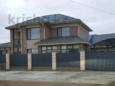 Отдельный дом · 7 комнат · 220 м² · 7 сот., Р-он Старый аэропорт за 90 млн 〒 в Уральске