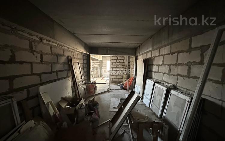 Офисы, магазины и бутики, салоны красоты, образование · 64 м² за 380 000 ₸ в Атырау, мкр Нурсая — фото 2