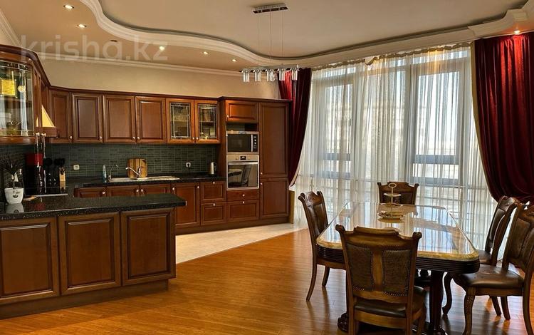4-комнатная квартира · 160 м² · 4/9 этаж, Аль-Фараби 110е за 166 млн ₸ в Алматы, Медеуский р-н — фото 16