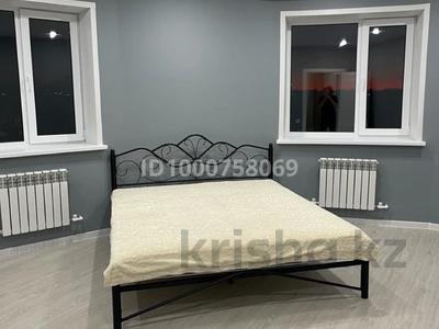 2-комнатная квартира · 75 м² · 4/9 этаж, Придорожная 87 за 20 000 ₸ в Уральске