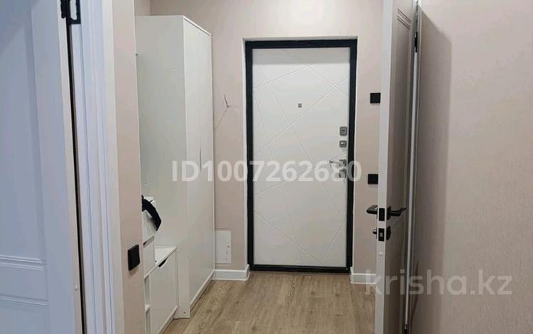 1-комнатная квартира · 35 м² · 15/17 этаж, Кайым Мухамедханов 49 за 180 000 ₸ в Астане, Нура р-н — фото 2