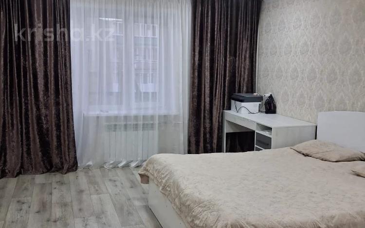 3-бөлмелі пәтер · 64 м² · 3 қабат, Абая, бағасы: 13 млн ₸ в Риддере — фото 2
