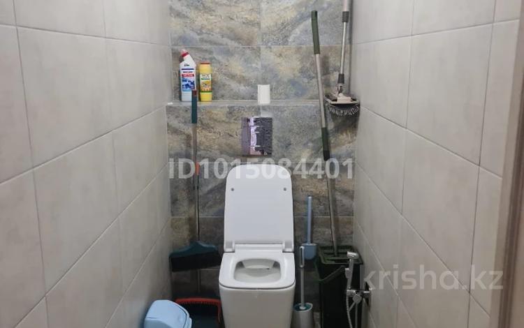 3-комнатная квартира · 85 м² · 9/9 этаж, мкр Ынтымак 3860 за 300 000 ₸ в Алатау — фото 2