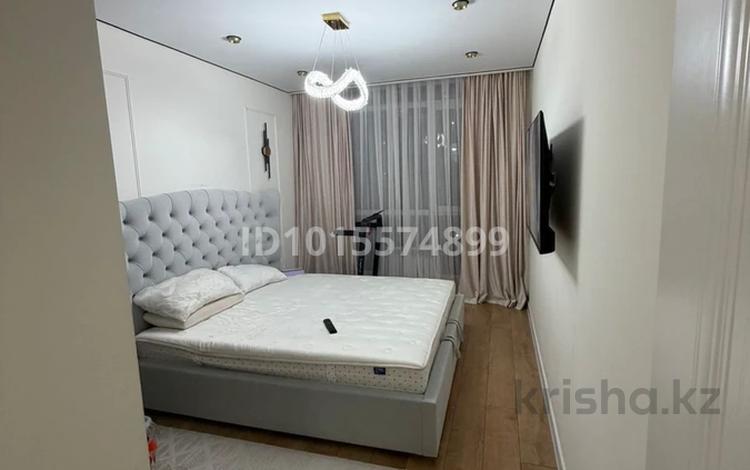 2-комнатная квартира · 63 м² · 3/9 этаж, мкр Шугыла 340/35 к 10 за 300 000 ₸ в Алматы, Наурызбайский р-н — фото 2