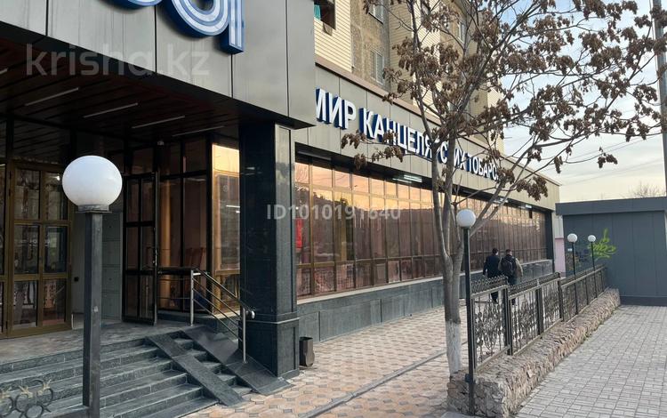 Еркін, кеңселер, дүкендер мен бутиктер, қоймалар, қоғамдық тамақтану орны, сұлулық салондары, фитнес және спорт, медорталықтар мен дәріханалар, білім орталықтары, ойын-сауық, конференц-залдар, кабинеттер және жұмыс орындары, студиялар · 300 м², бағасы: 1.5 млн 〒 в Шымкенте, Аль-Фарабийский р-н — фото 2