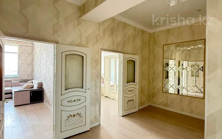2-комнатная квартира · 80 м² · 9/10 этаж, 16-й мкр 93 за 21 млн ₸ в Актау — фото 10