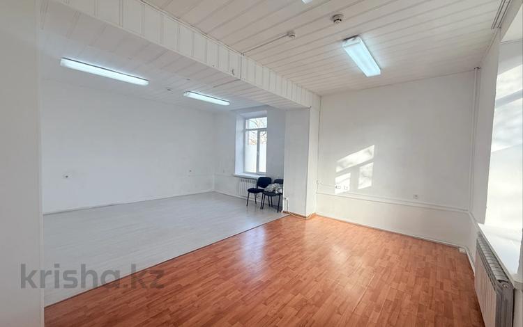 Кеңселер, кабинеттер және жұмыс орындары · 40 м², бағасы: 320 000 ₸ в Алматы, Бостандыкский р-н — фото 2