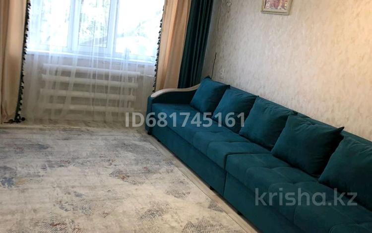 2-комнатная квартира, 48 м², 3/5 этаж, Майкудук, 14й микрорайон 37