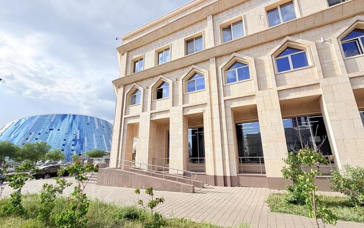 Еркін, кеңселер, дүкендер мен бутиктер, қоғамдық тамақтану орны, сұлулық салондары, медорталықтар мен дәріханалар, білім орталықтары, ойын-сауық · 161 м², бағасы: 210 млн 〒 в Астане, Сарайшык р-н — фото 22