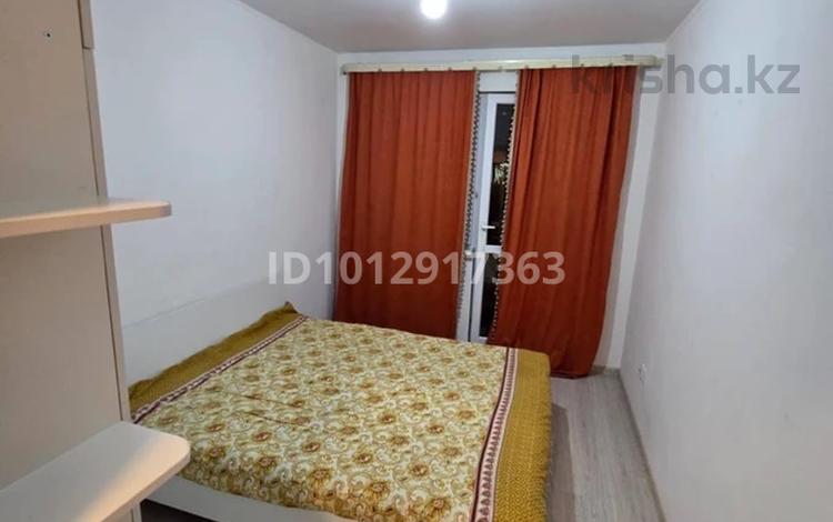 3 комнаты · 65 м² · 2/4 этаж, 8 мкр 41а за 65 000 ₸ в Алматы, Ауэзовский р-н — фото 2