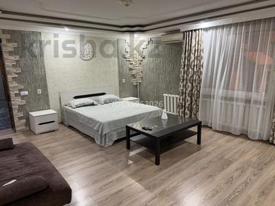 1-комнатная квартира · 50 м² · 1/10 этаж, Интернациональная — Сатпаева, Интернациональная, Жастар, Континент, Вокзал, колхозный рынок, центр за 3 000 ₸ в Петропавловске