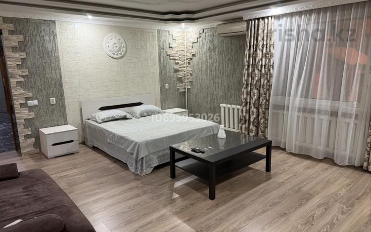 1-комнатная квартира · 50 м² · 1/10 этаж, Интернациональная — Сатпаева, Интернациональная, Жастар, Континент, Вокзал, колхозный рынок, центр за 3 000 ₸ в Петропавловске — фото 11