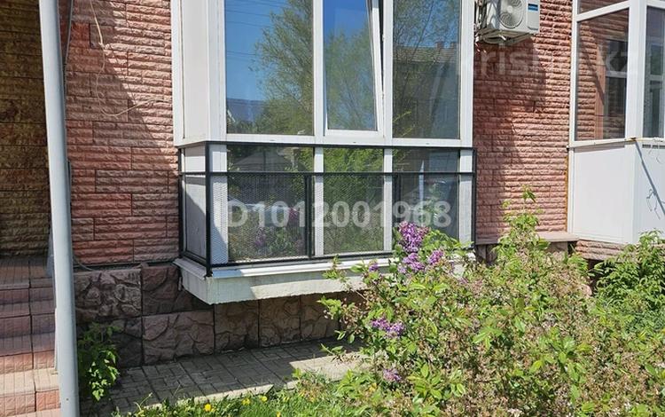 2-бөлмелі пәтер · 54 м² · 1/3 қабат, мкр Юго-Восток, Бауыржана Момышулы, бағасы: 23.5 млн ₸ в Караганде, Казыбек би р-н — фото 2