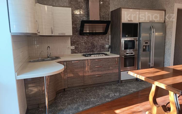 4-бөлмелі пәтер · 118.5 м² · 3/3 қабат, Назарбаева 105 — Толе би, бағасы: 115 млн ₸ в Алматы, Медеуский р-н — фото 2
