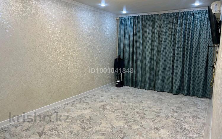 3-комнатная квартира · 60 м² · 2/5 этаж, мкр 8, Мкр 8 Бр. Жубановых 292/1 за 19 млн 〒 в Актобе — фото 2