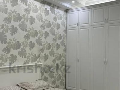 2-комнатная квартира · 70 м² · 6/9 этаж, 17-й мкр 95 за 280 000 ₸ в Актау