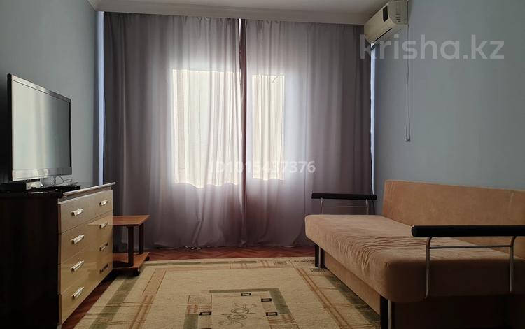 1-комнатная квартира · 48 м² · 9/16 этаж, мкр. Алмагуль 19 за 15 млн ₸ в Атырау — фото 2