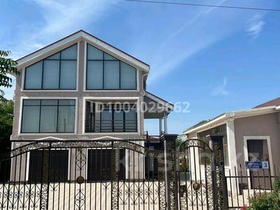 Отдельный дом · 5 комнат · 348.4 м² · 10 сот., мкр Лесхоз-2, 17 3 — Тойота центр за 80 млн 〒 в Атырау