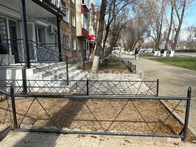 Свободное назначение, офисы, магазины и бутики, салоны красоты, медцентры и аптеки, образование, развлечения, кабинеты и рабочие места · 48 м² за 250 000 〒 в Уральске, мкр Школьник