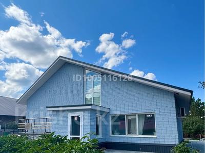 Отдельный дом · 5 комнат · 250 м² · 8 сот., Энтузиастов 94 за 135 млн 〒 в Усть-Каменогорске, Ульбинский