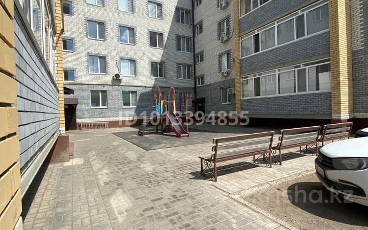 2-комнатная квартира · 70.8 м² · 5/5 этаж, Некрасова 22 за 270 000 ₸ в Уральске, мкр Школьник — фото 2