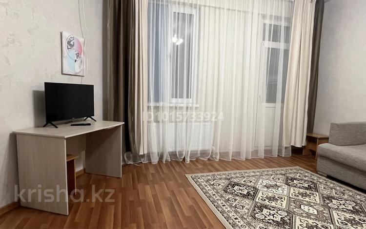 2-комнатная квартира · 65 м² · 12/22 этаж, Нажемиденова 110 за 250 000 ₸ в Астане, Сарайшык р-н — фото 6