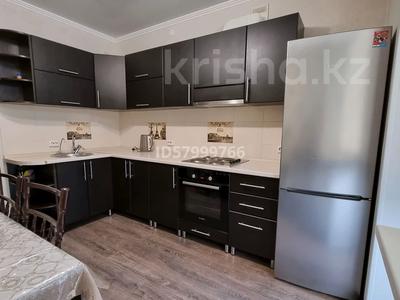 Аренда квартир в Карагандинской обл.: 2-комнатная квартира · 70 м² · 2/9 этаж · помесячно, Мкр Орбита 1 16/2 — Республики за 240 000 〒 2-комнатная квартира · 70 м² · 2/9 этаж · помесячно, Мкр Орбита 1 16/2 — Республики за 240 000 〒 в Караганде, Казыбек би р-н