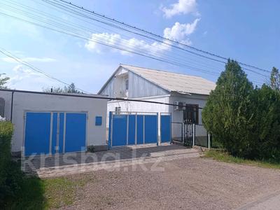 Продажа домов и дачи в Жамбылской обл.: Отдельный дом · 8 комнат · 170 м² · 8 сот., Гагарина 5/2 — Плодовоягадный совхоз возле СШ 44. Магазин,медпункт,садик всё рядом. за ~ 22 млн 〒 Отдельный дом · 8 комнат · 170 м² · 8 сот., Гагарина 5/2 — Плодовоягадный совхоз возле СШ 44. Магазин,медпункт,садик всё рядом. за ~ 22 млн 〒 в Мерке
