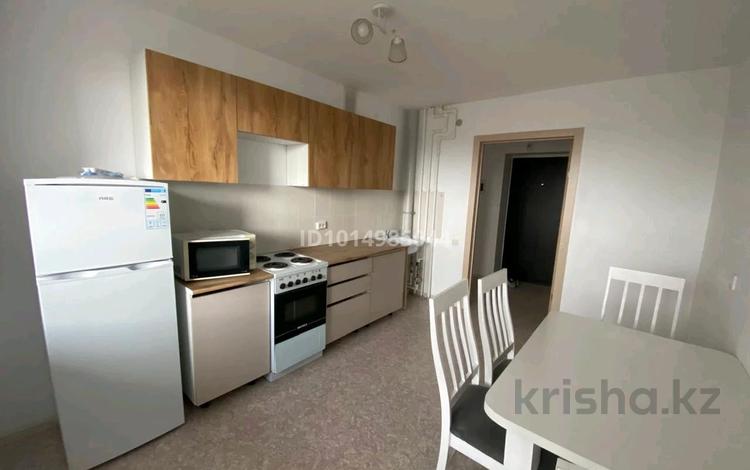 1-комнатная квартира · 44 м², Камзина 130/3 за 150 000 ₸ в Павлодаре — фото 2