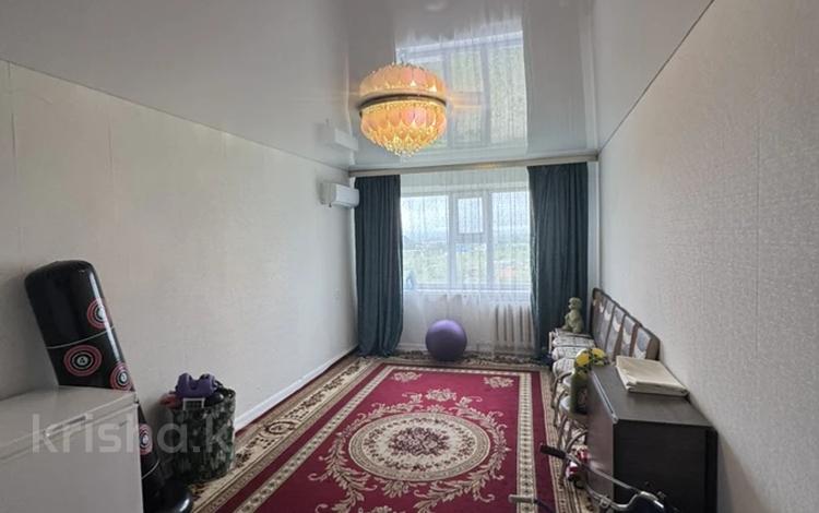 2-комнатная квартира · 48 м² · 5/5 этаж, Майкудук, 15й микрорайон 1 за 8.5 млн ₸ в Караганде, Алихана Бокейханова р-н — фото 2