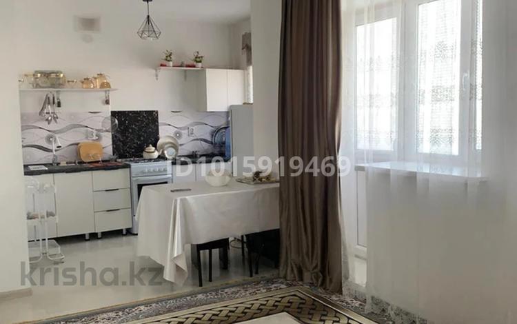 1-бөлмелі пәтер · 40 м² · 1/5 қабат, Бозгулова 15 — Напротив новой Больницы, бағасы: 130 000 ₸ в  — фото 2