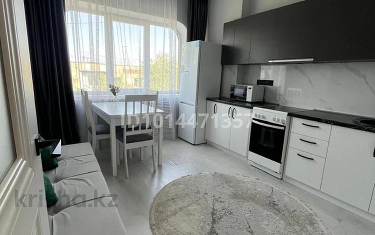 1-комнатная квартира · 50 м² · 5/5 этаж, мкр Алмагуль 292 за 350 000 ₸ в Алматы, Бостандыкский р-н — фото 2
