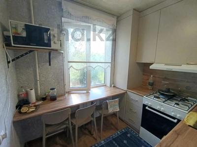 3-комнатная квартира · 65 м² · 4/5 этаж, мкр Аксай-2 72 за 37 млн ₸ в Алматы, Ауэзовский р-н