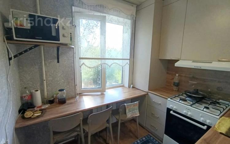 3-комнатная квартира · 65 м² · 4/5 этаж, мкр Аксай-2 72 за 37 млн ₸ в Алматы, Ауэзовский р-н — фото 2