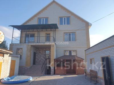 Отдельный дом · 9 комнат · 300 м² · 6 сот., Елебекова — Район Церкви за 200 млн 〒 в Семее