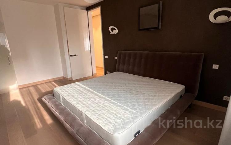 4-комнатная квартира, 250 м², 1/7 этаж помесячно, Каратаева 38а-в