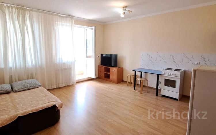 1-комнатная квартира, 35 м², 7/9 этаж помесячно, Тауелсиздик 45